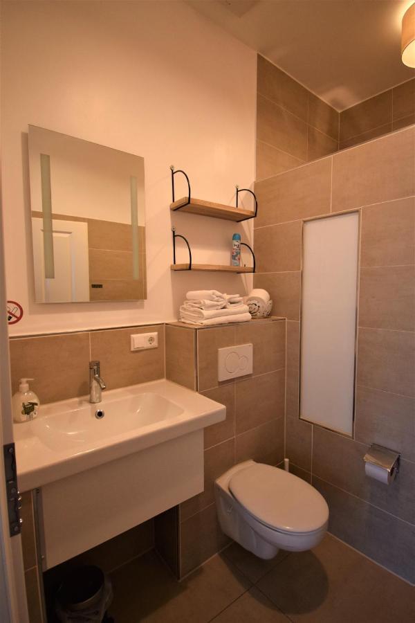Connie'S Apartments Heidelberg Bagian luar foto